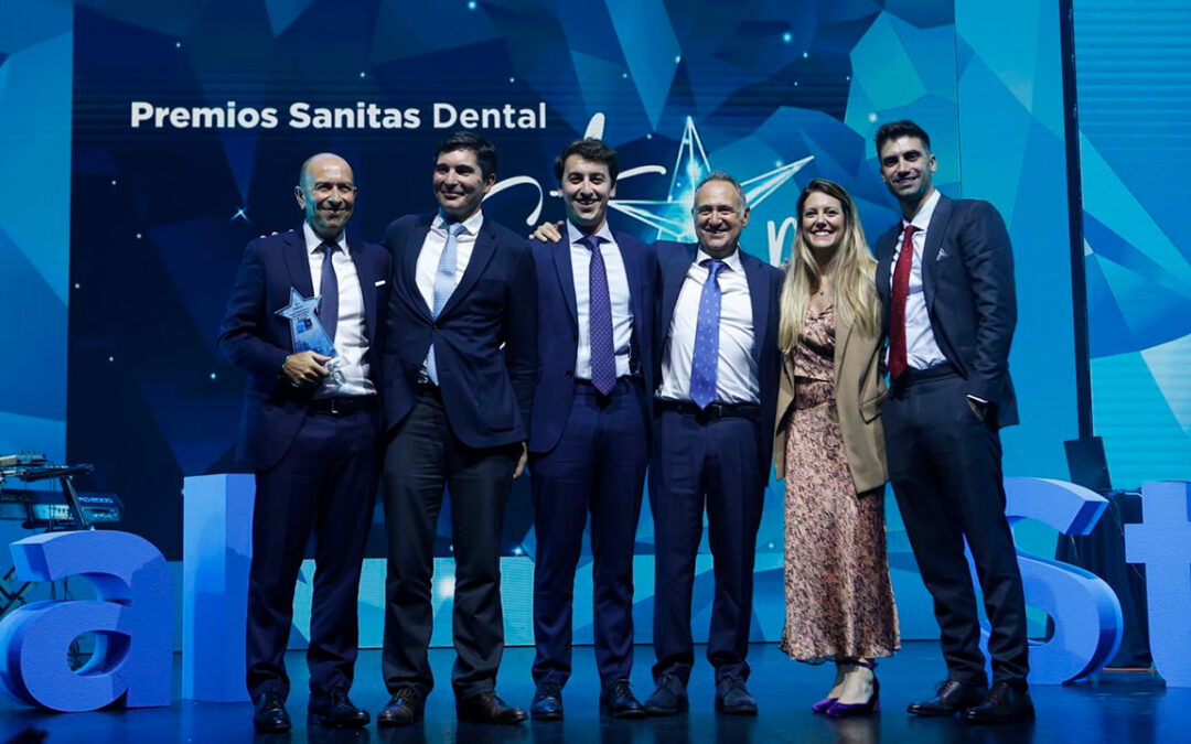 Sanitas Dental entrega premio nacional a GBCOM